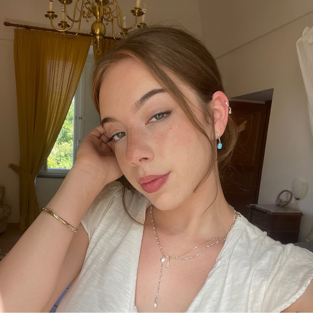 Meet your Posher, Sophia